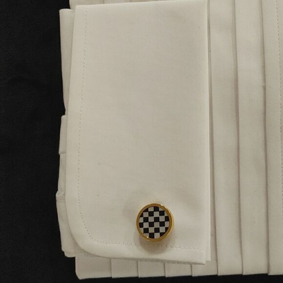 MEN'S FERRECCI GOLDTONE CHECKER SHELL CUFFLINKS WITH JEWELRY BOX. - Picture 3 of 3